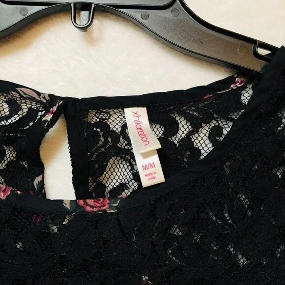 Xhilaration Black Floral Long Sleeve Boxy Blouse Size Medium - Picture 3 of 6
